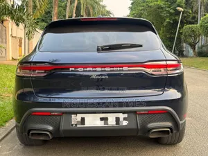 Porsche Macan 2024 Bleu
