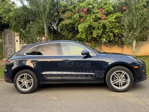 Porsche Macan 2024 Bleu