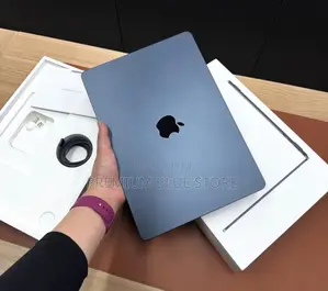 Neuf Apple MacBook Air 2025 M4 13-Inch 16GB Apple M4 SSD 512GB