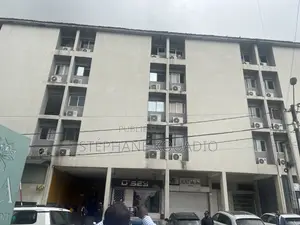 1chbre Appartement dans Stephane, Deux Plateaux à Louer