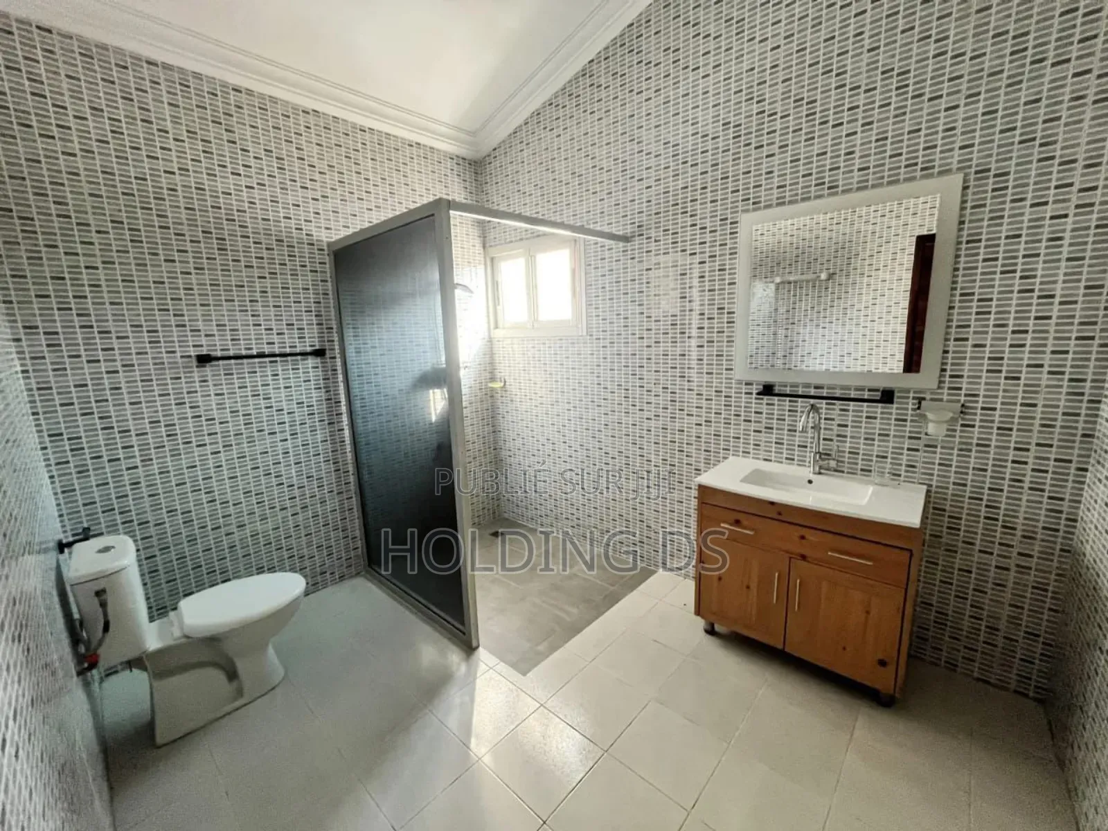 Furnished 5chbre Duplex dans Location Immobilière, Cocody à Louer