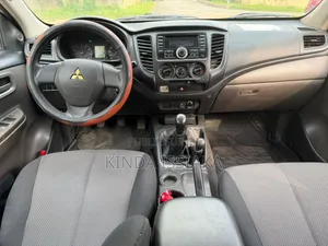 Mitsubishi L200 2019 Blanc cassé