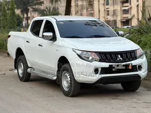 Mitsubishi L200 2019 Blanc cassé