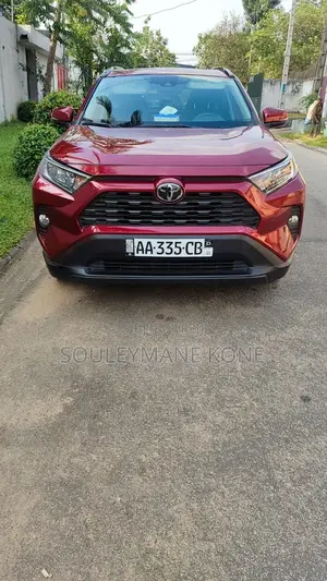 Toyota RAV4 2021 Rouge