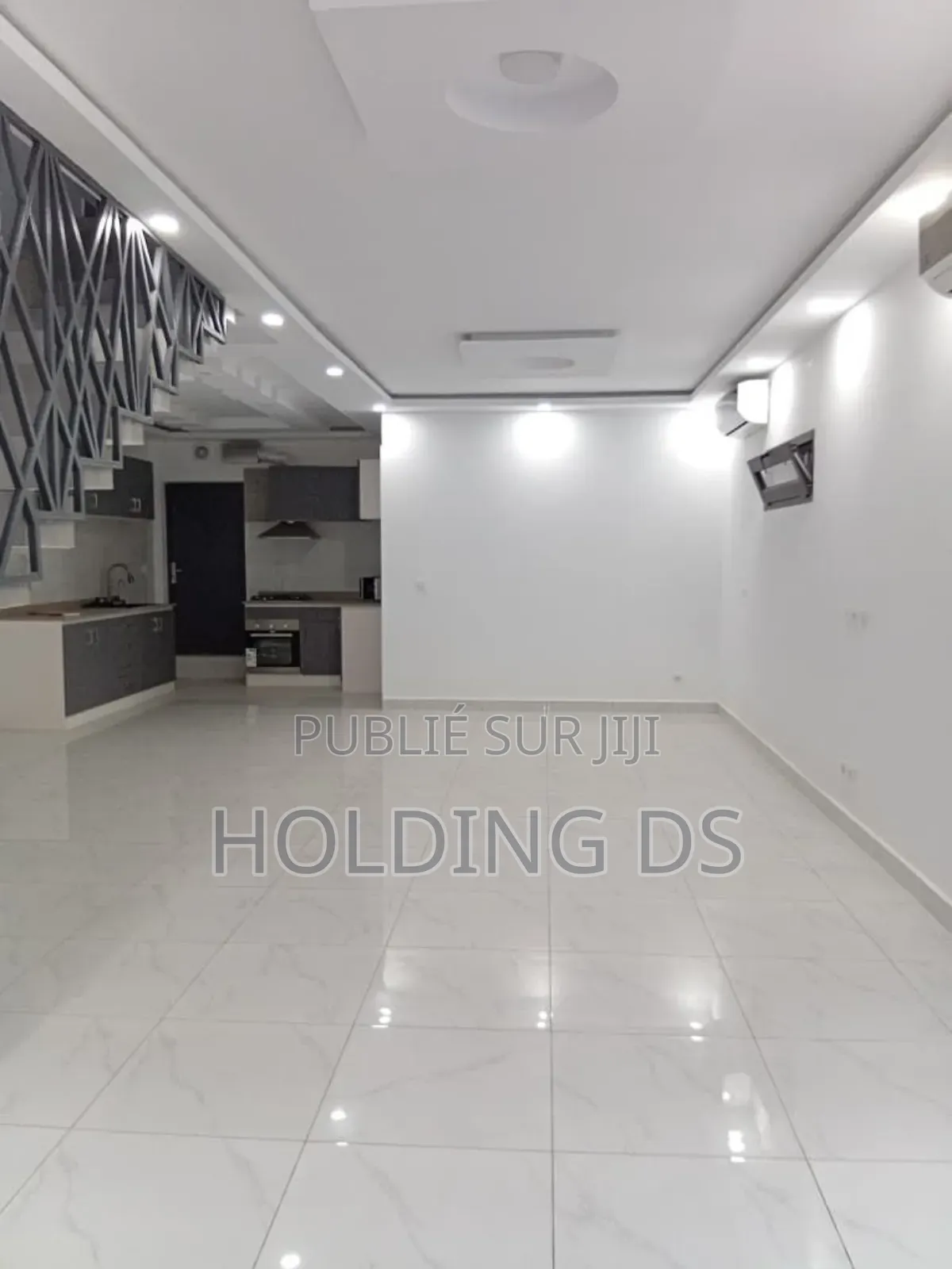 Furnished 4chbre Duplex dans Location Immobilière, Cocody à Louer