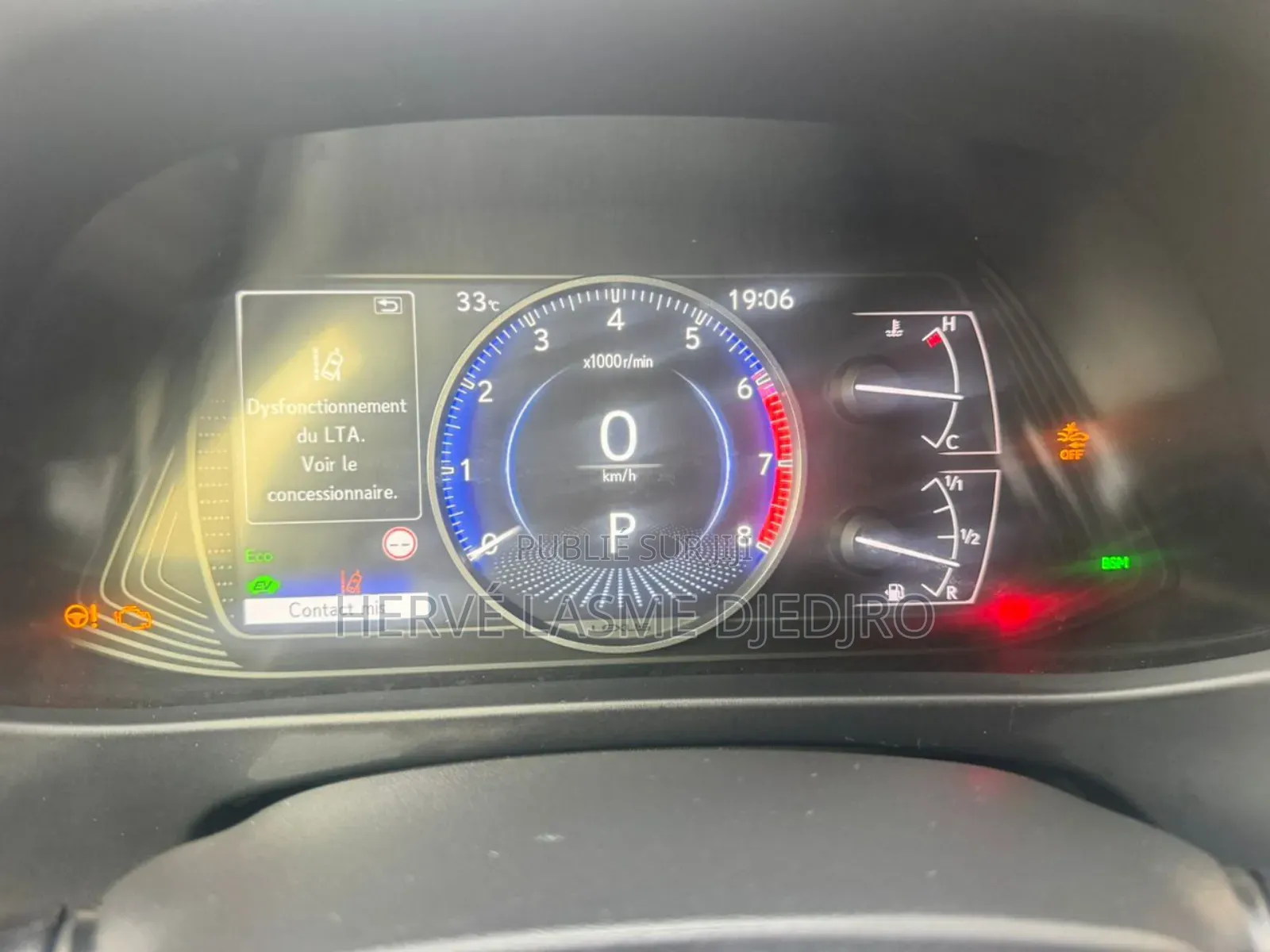 New Lexus UX 2024 Argenté