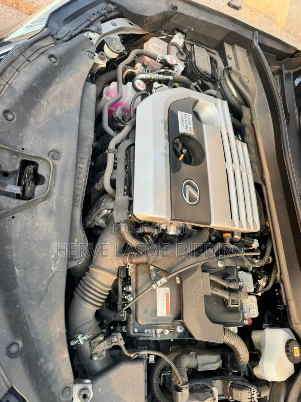 New Lexus UX 2024 Argenté