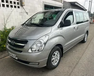 Hyundai Starex 2017 Gris