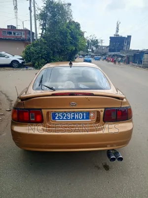 Toyota Celica SS I 1999 Doré
