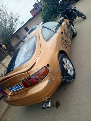 Toyota Celica SS I 1999 Doré