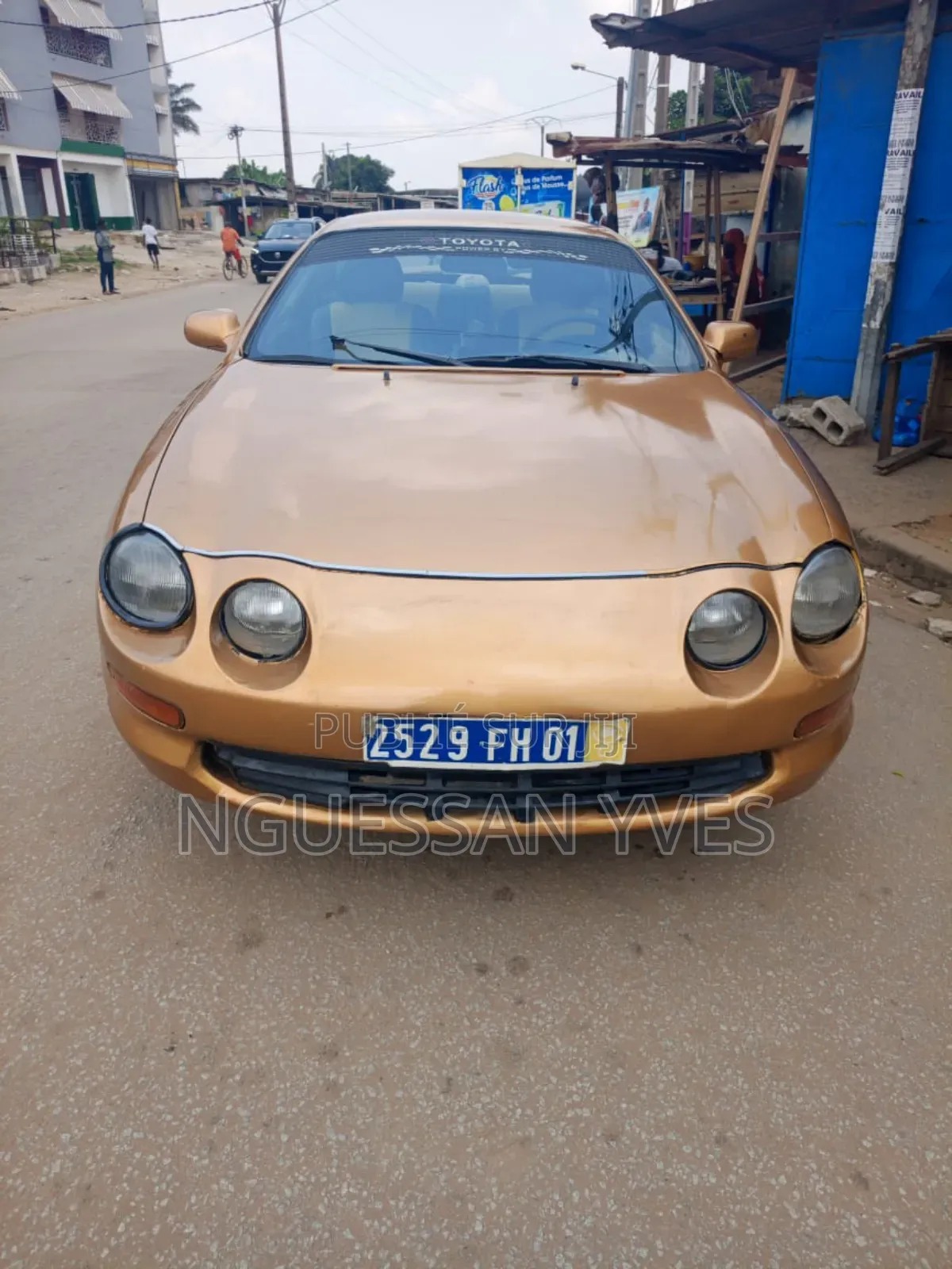 Toyota Celica SS I 1999 Doré