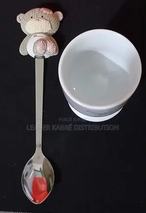 Cadeau Wishes Baby Hugs – Coquetier Cuillère Rose Pour Bébé !