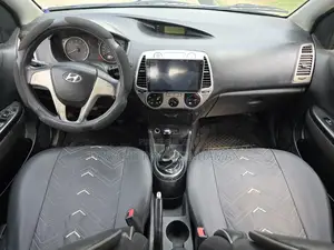 Hyundai i20 2011 Blanc