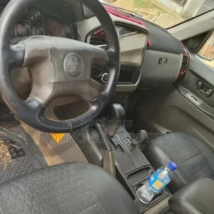 Mitsubishi Pajero 2004 Gris