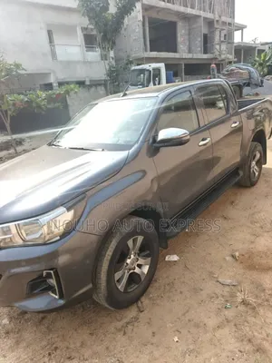 Toyota Hilux 2020 Gris