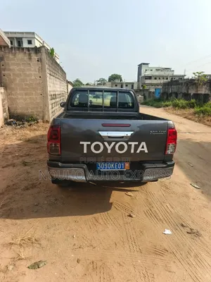 Toyota Hilux 2020 Gris