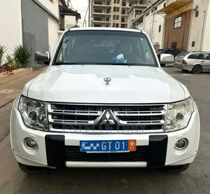 Mitsubishi Pajero 2010 Blanc