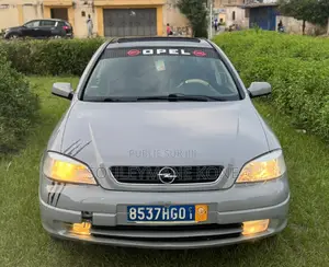 Opel Astra 2007 Gris
