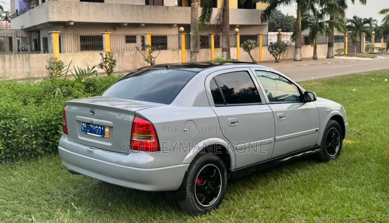 Opel Astra 2007 Gris