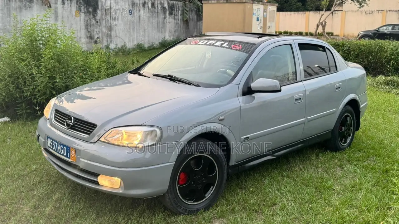 Opel Astra 2007 Gris