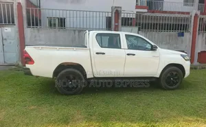 Toyota Hilux 2024 Blanc
