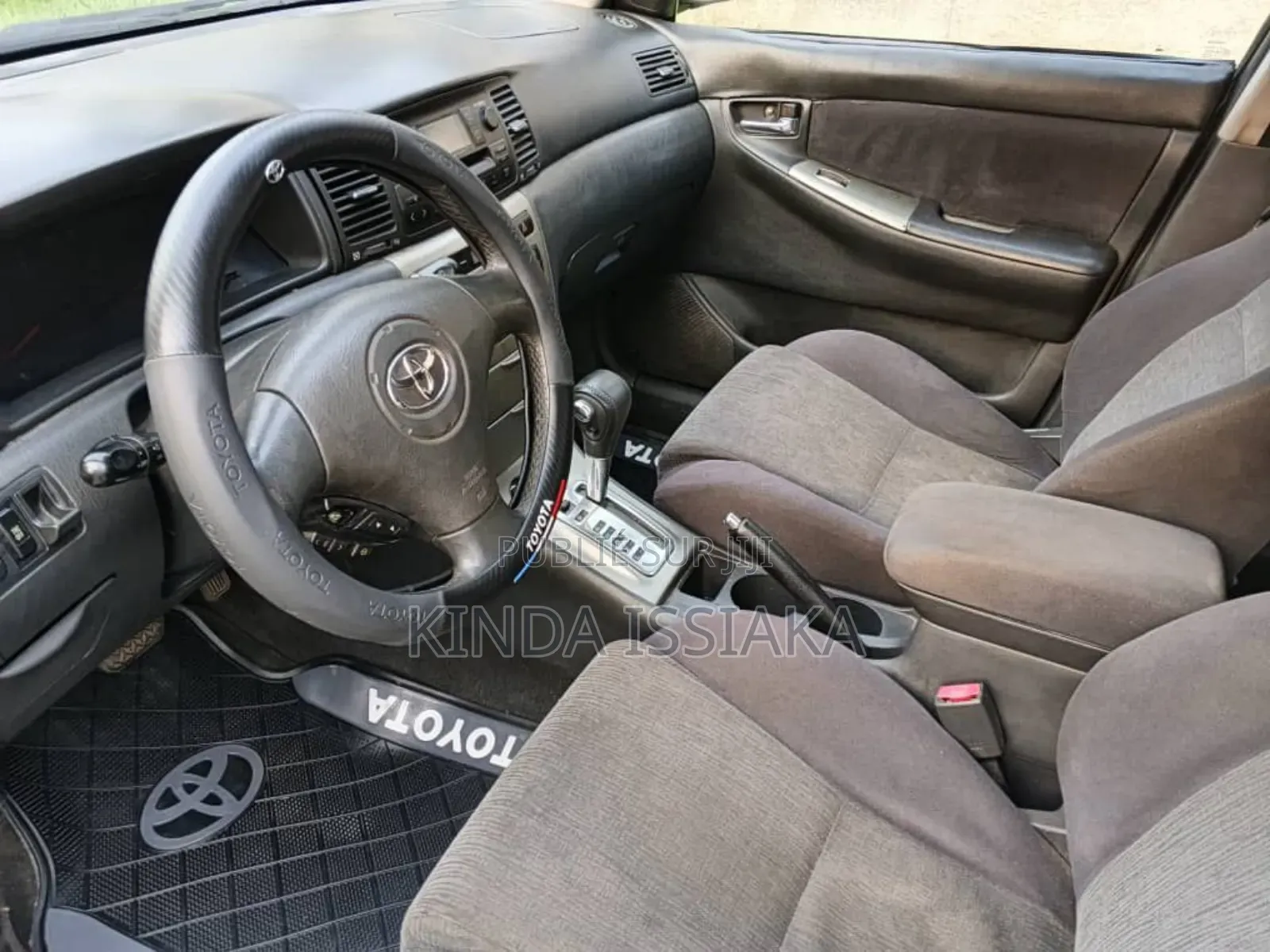 Toyota Corolla Sedan 2004 Gris