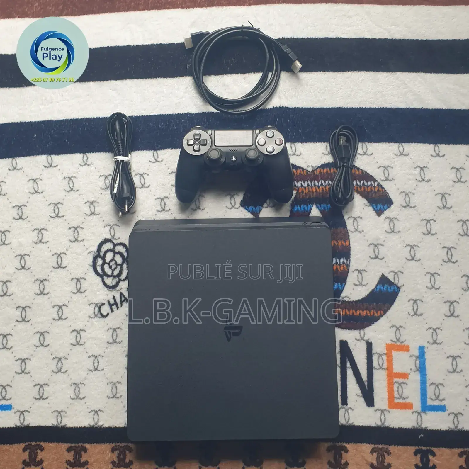 Ps4 Slim Propre, Jamais Démontée. Bénéficiez d'Une Garantie De 6 Mois.