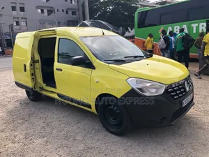Renault Duster 2018 Jaune