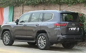 Toyota Land Cruiser 2024 Gris