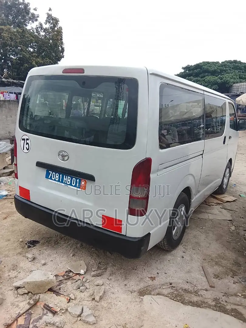Toyota HiAce 2016 Blanc
