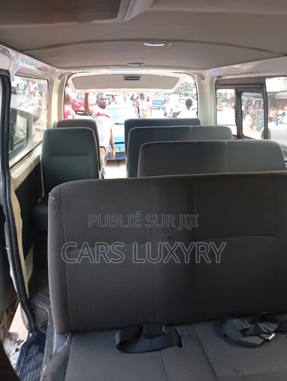 Toyota HiAce 2016 Blanc