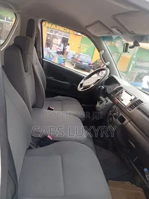 Toyota HiAce 2016 Blanc