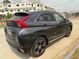Mitsubishi Eclipse Cross 2019 Gris