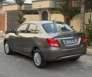 Suzuki Dzire 2023 Gris