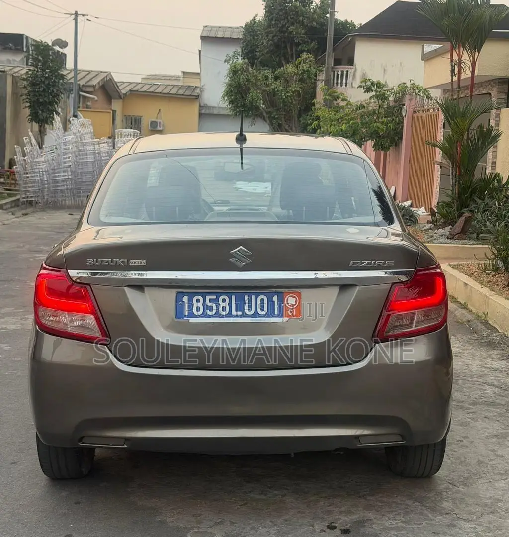Suzuki Dzire 2023 Gris