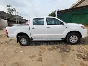 Toyota Hilux 3.0 D-4D 4x4 2015 Blanc