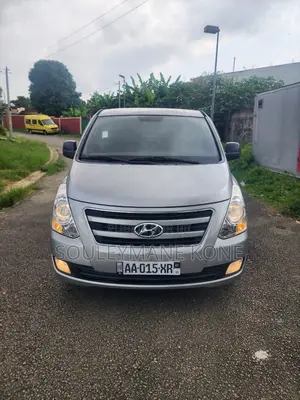 Hyundai Starex 2018 Gris