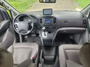 Hyundai Starex 2018 Gris