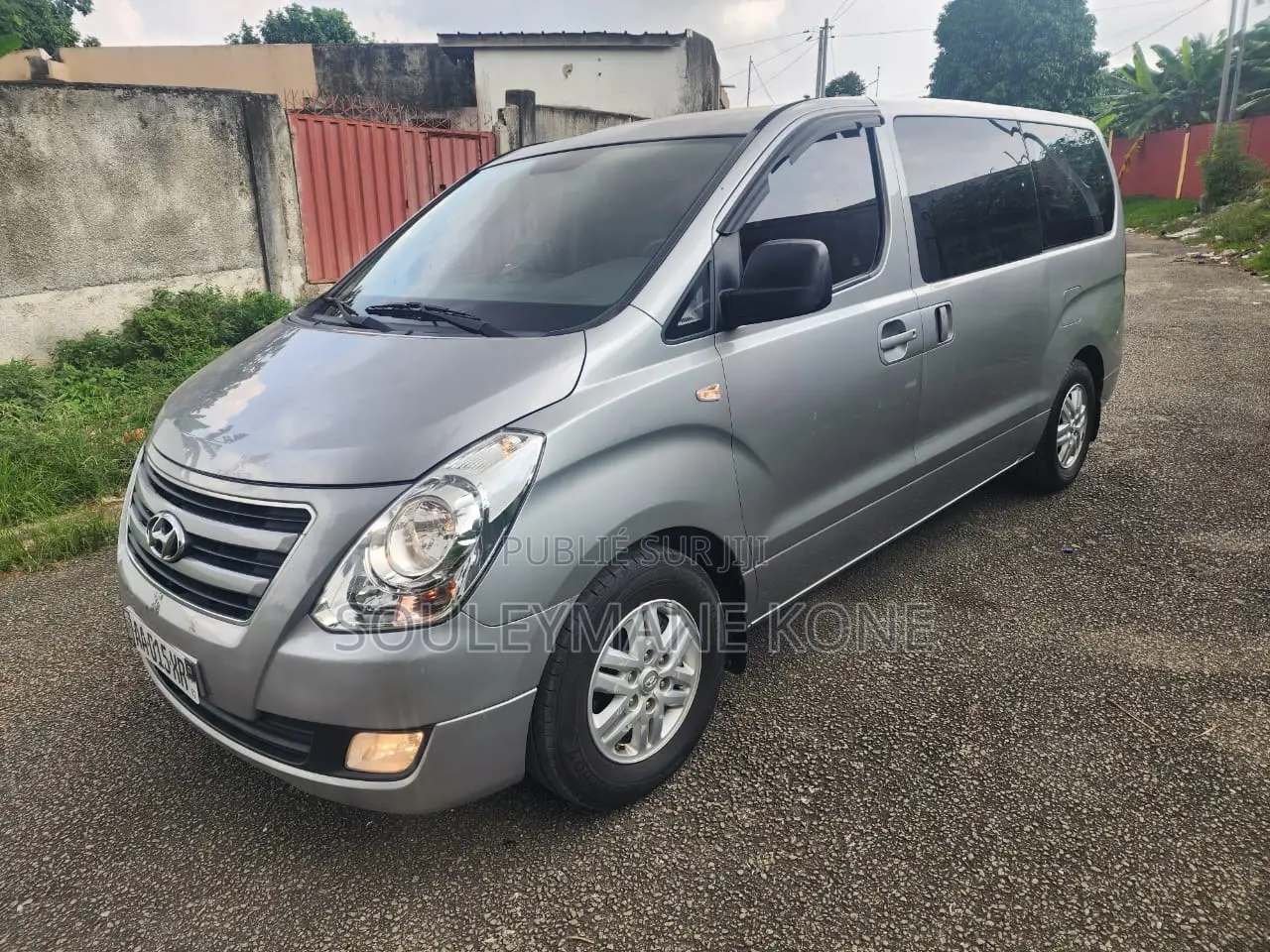 Hyundai Starex 2018 Gris