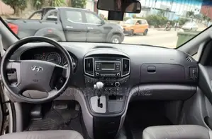 Hyundai Starex 2018 Blanc