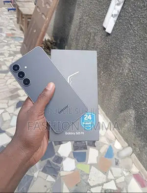 Neuf Samsung Galaxy S25 512 GB Blanc