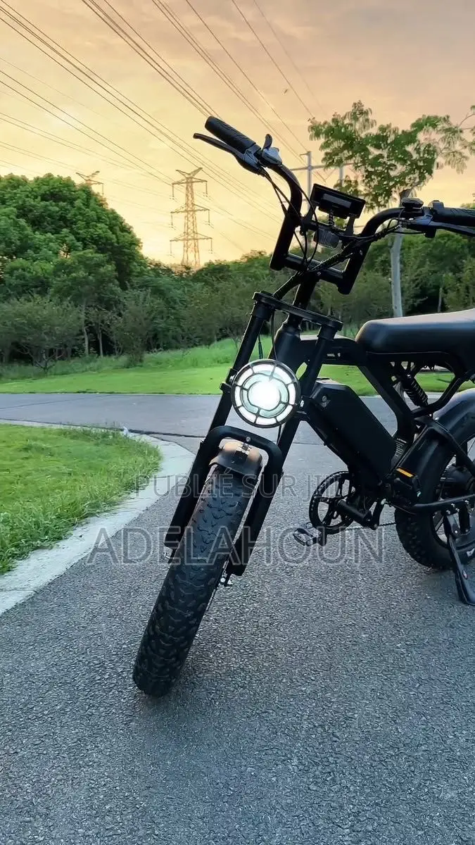 New Moto Guzzi Le Mans 2024 Black