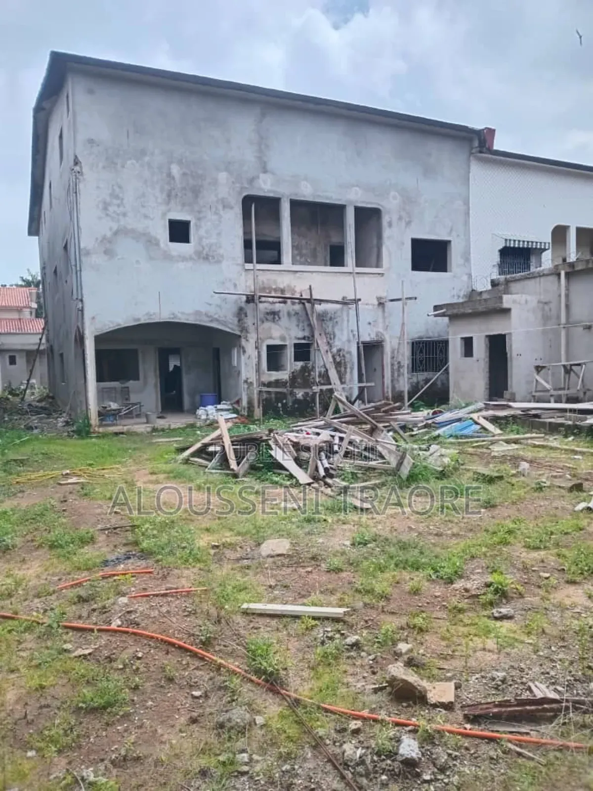 6chbre Duplex dans Tas Btp Entreprise, Cocody à Vendre