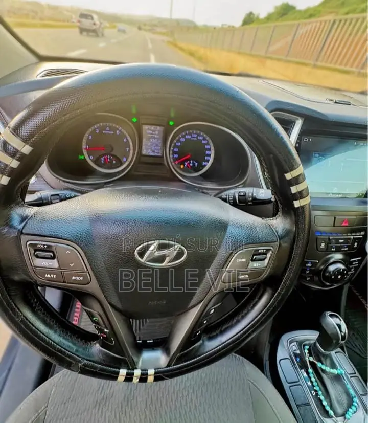 Hyundai Santa Fe 2016 Black