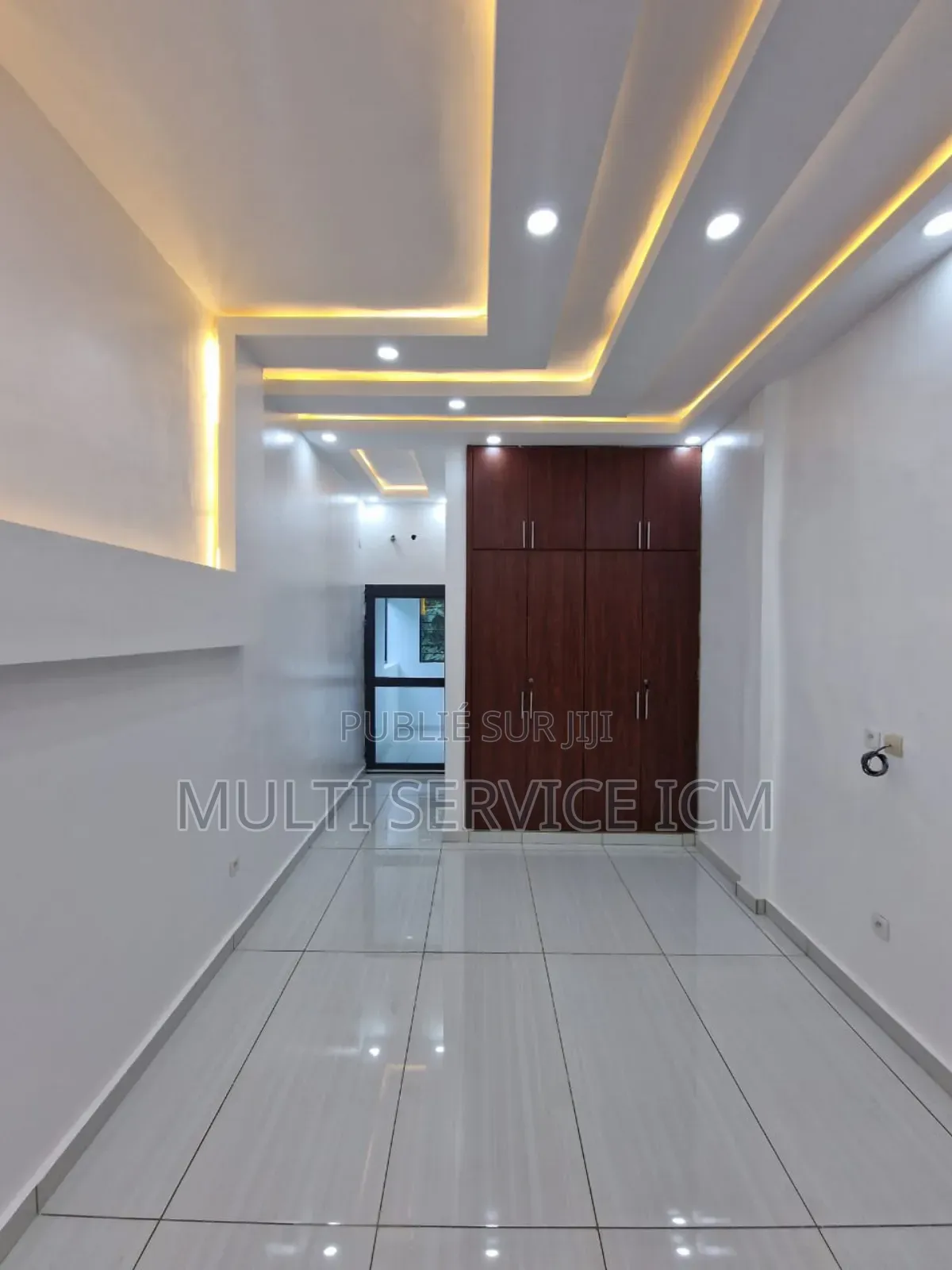 Furnished 5chbre Duplex dans Ismaël Coulibaly, Cocody à Vendre