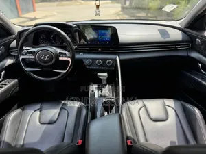 Hyundai Avante 2021 Blanc cassé