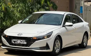 Hyundai Avante 2021 Blanc cassé