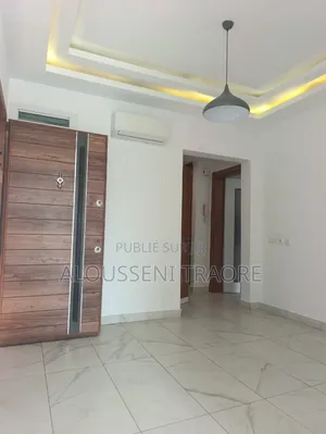 4chbre Appartement dans Tas Btp Entreprise, Cocody à Louer