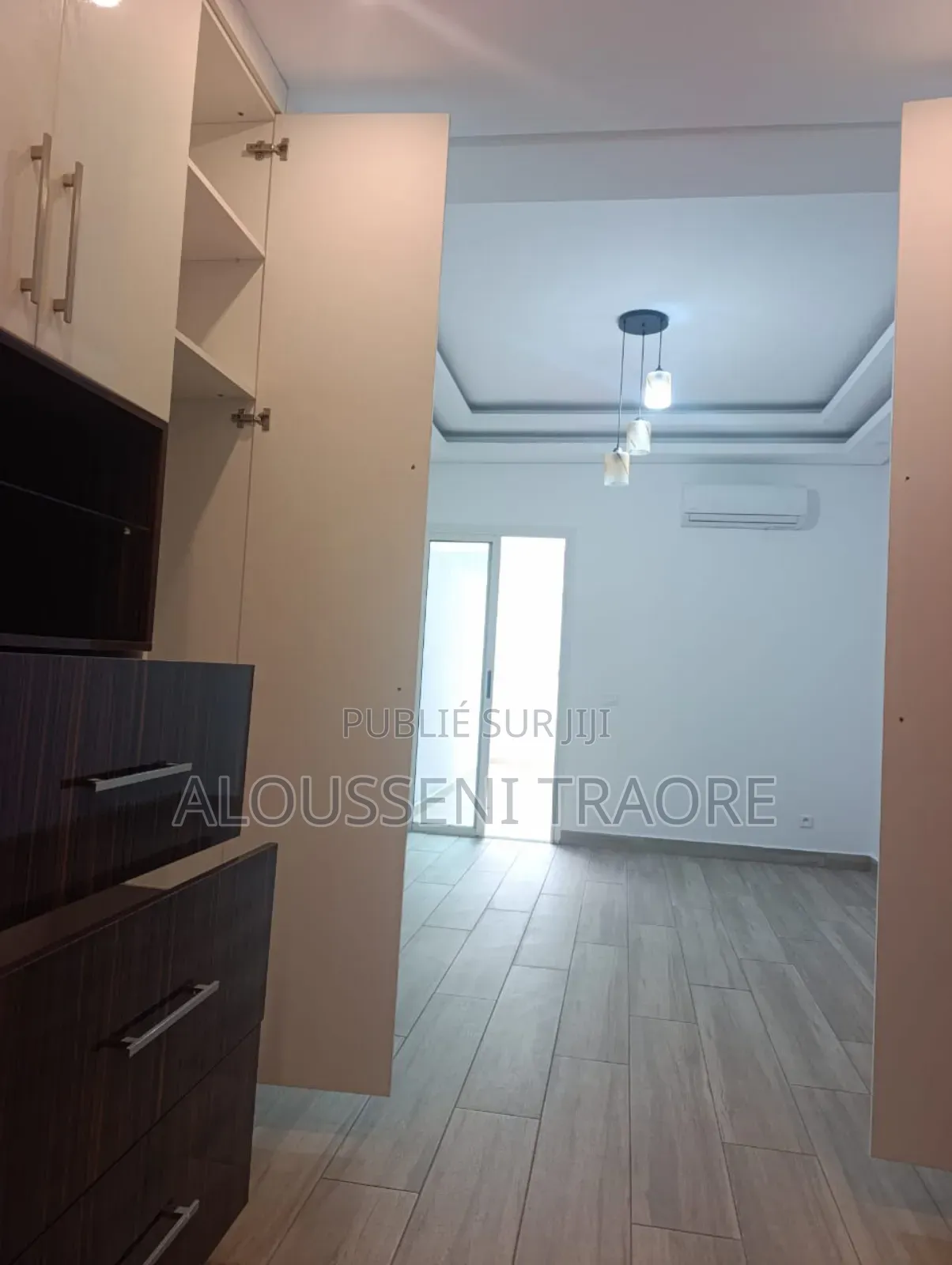 4chbre Appartement dans Tas Btp Entreprise, Cocody à Louer