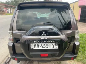 Mitsubishi Pajero 2016 Marron